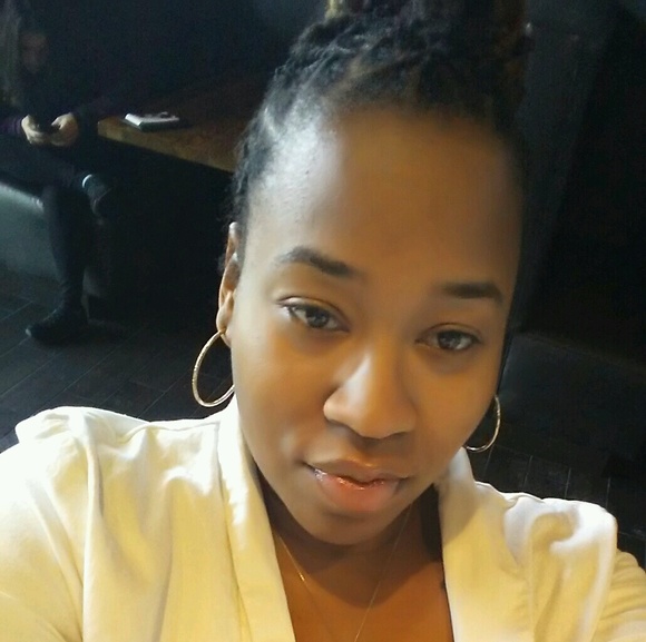 Meet your Posher, Vee - Picture 1 of 1